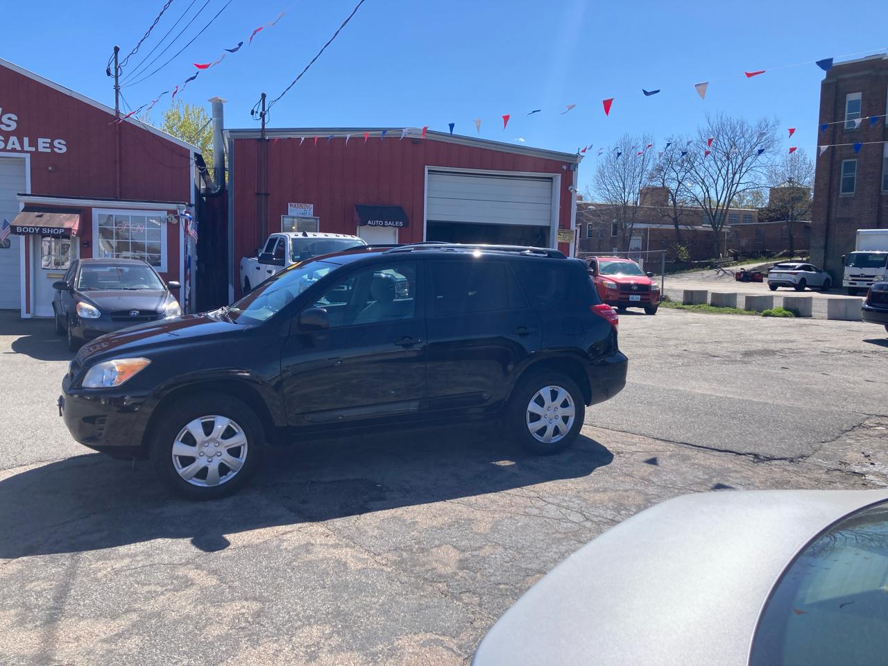 Toyota RAV4 Base I4 4WD 2011