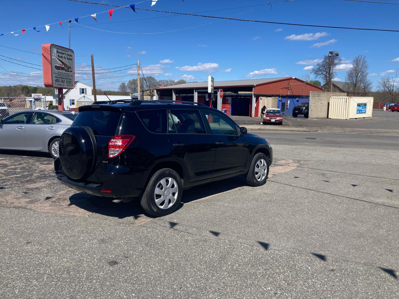 Toyota RAV4 Base I4 4WD 2011