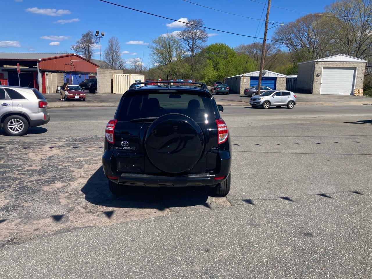 Toyota RAV4 Base I4 4WD 2011