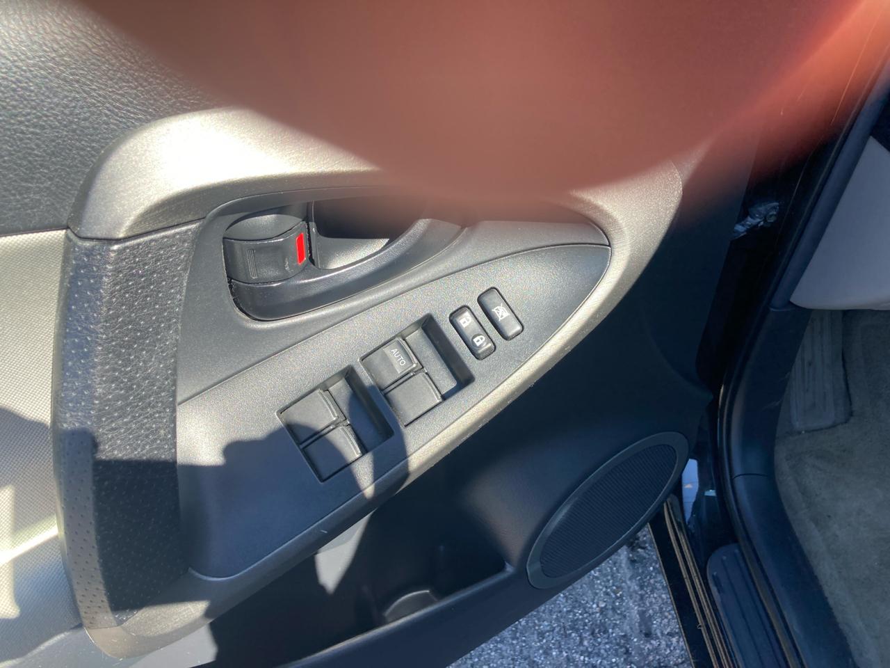 Toyota RAV4 Base I4 4WD 2011