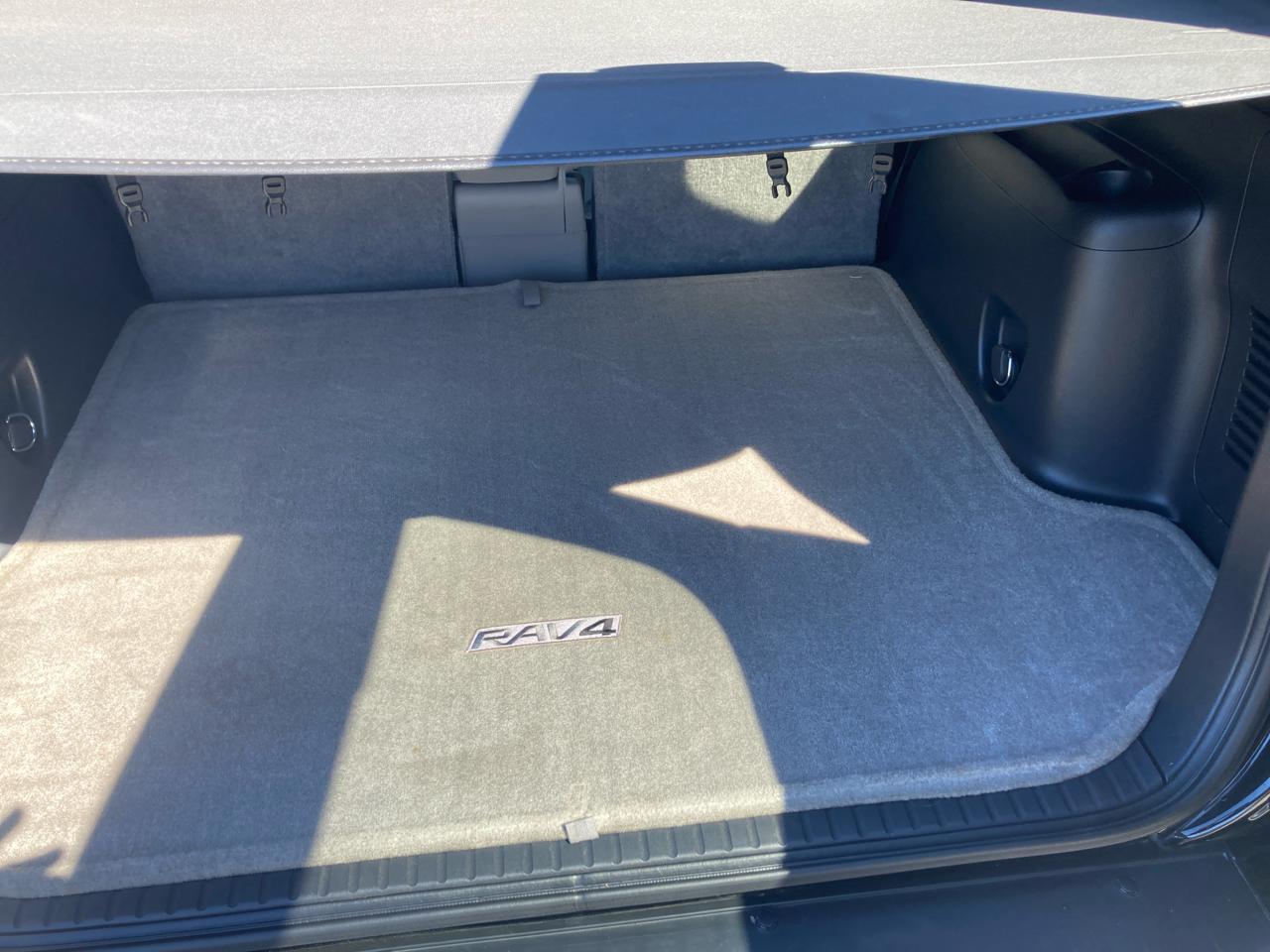 Toyota RAV4 Base I4 4WD 2011