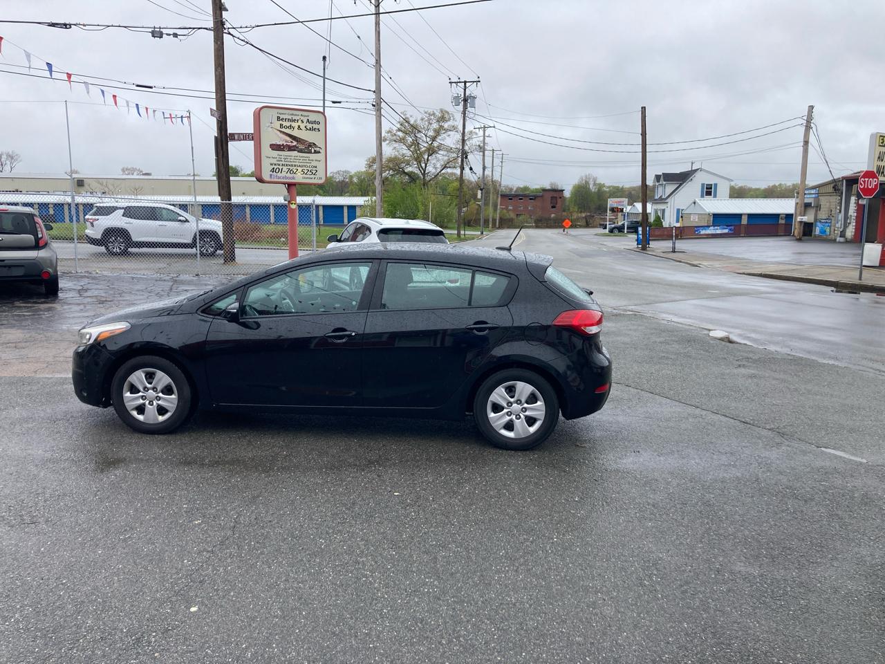 Kia Forte 5-Door LX 2017