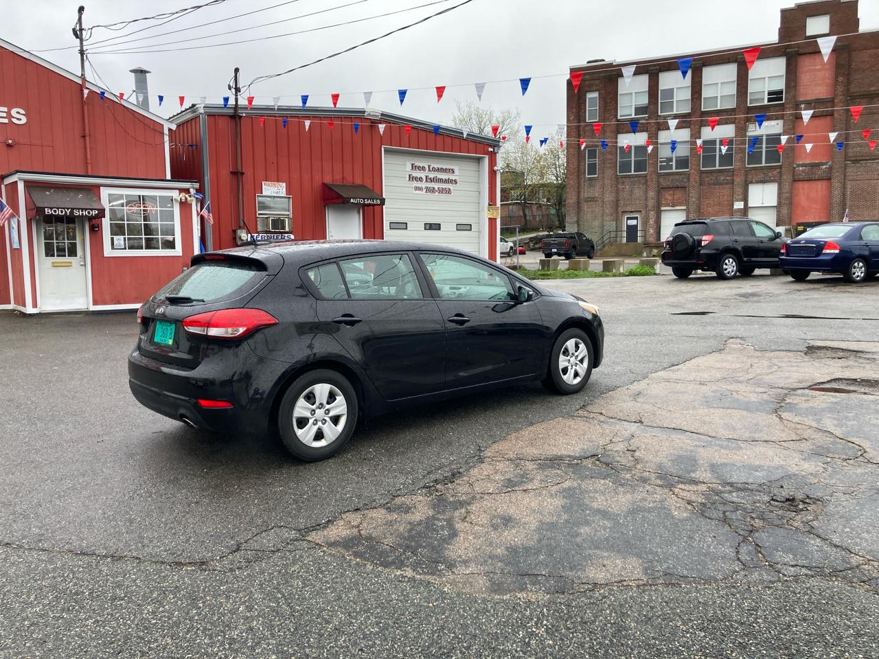 Kia Forte 5-Door LX 2017