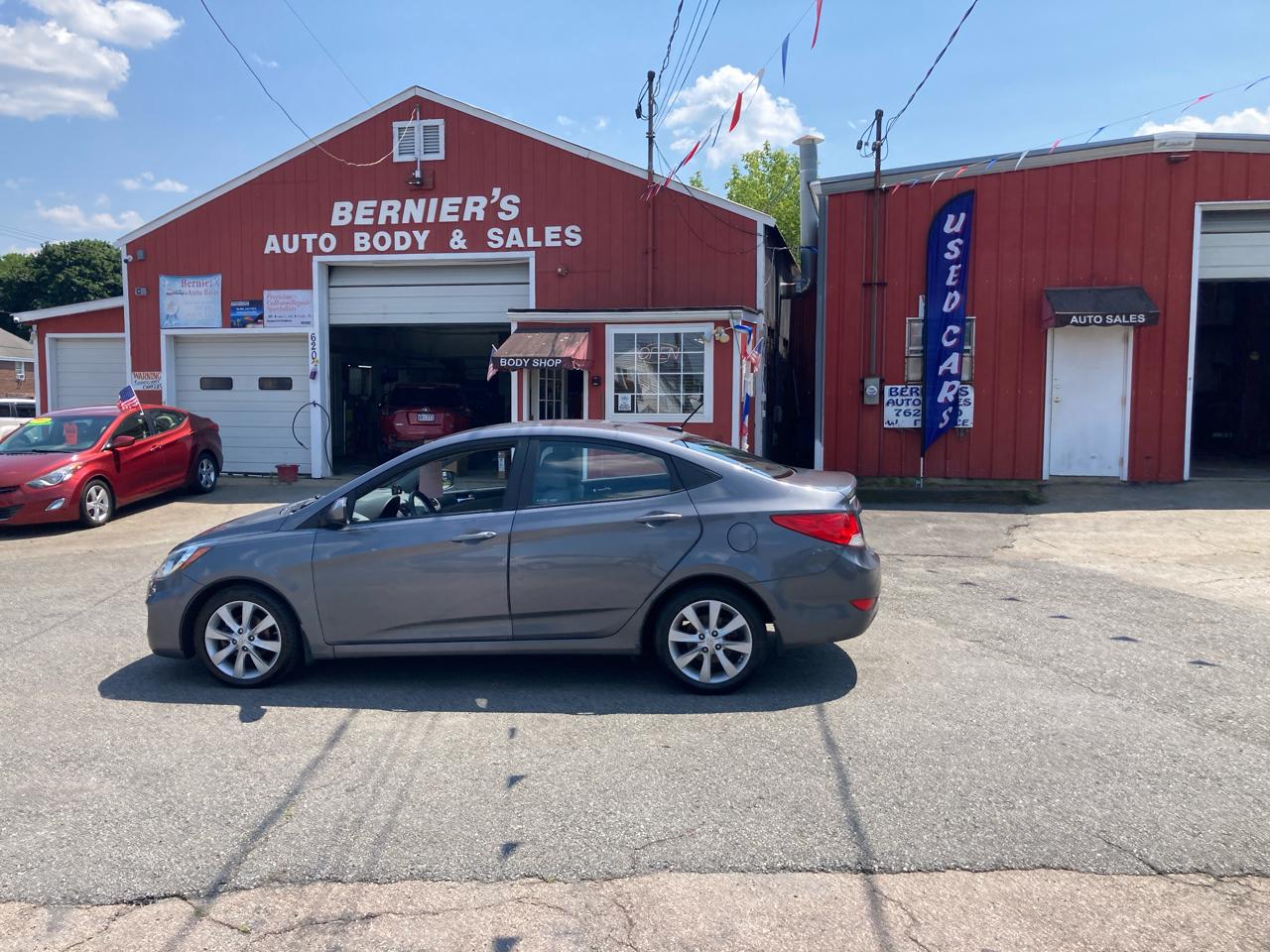 Hyundai Accent GLS 4-Door 2013