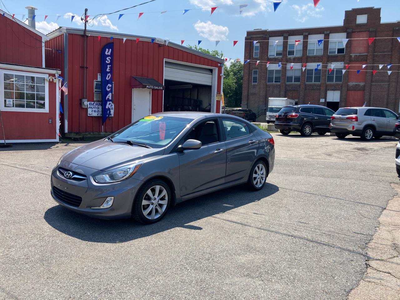 Hyundai Accent GLS 4-Door 2013