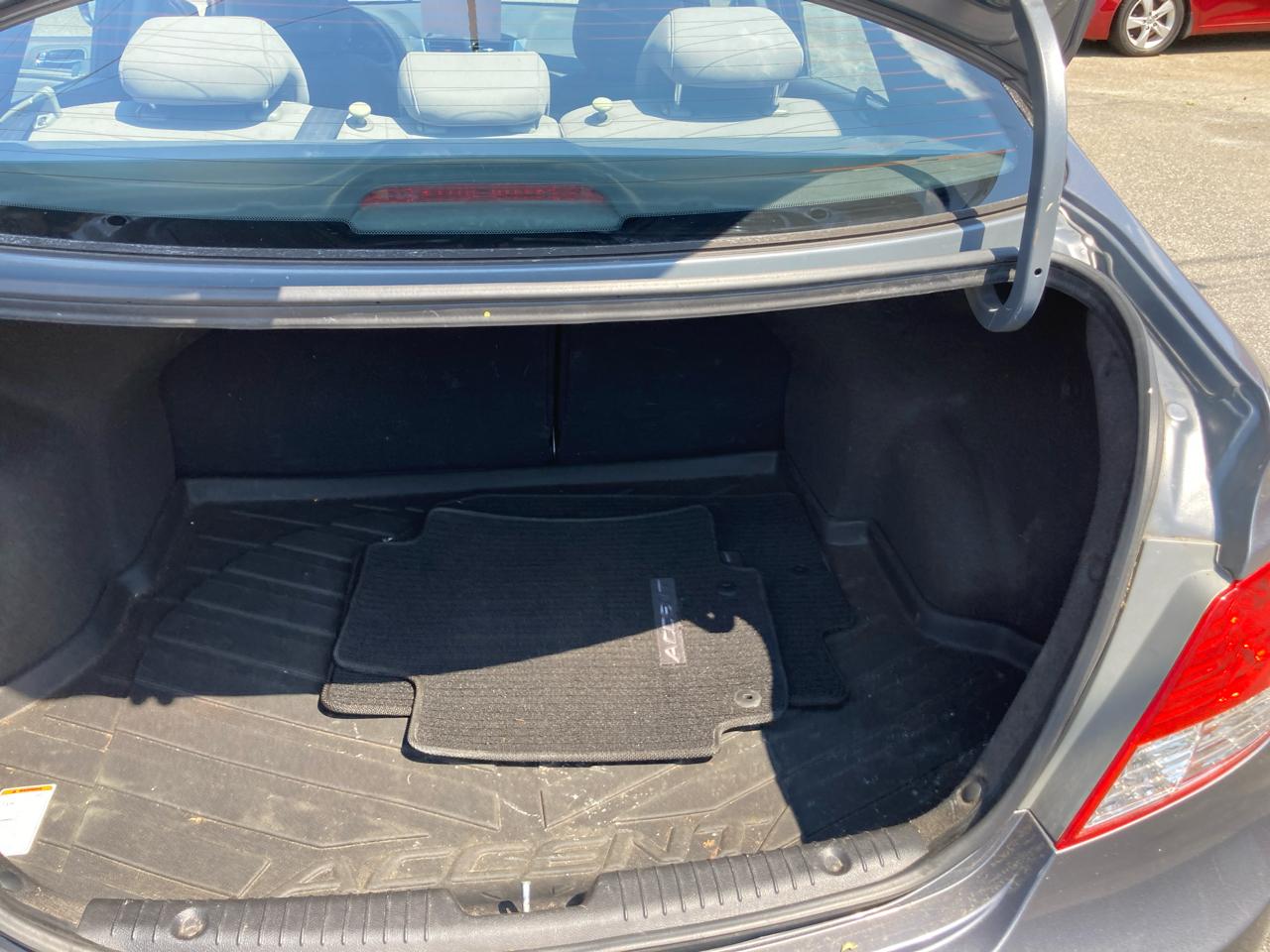 Hyundai Accent GLS 4-Door 2013