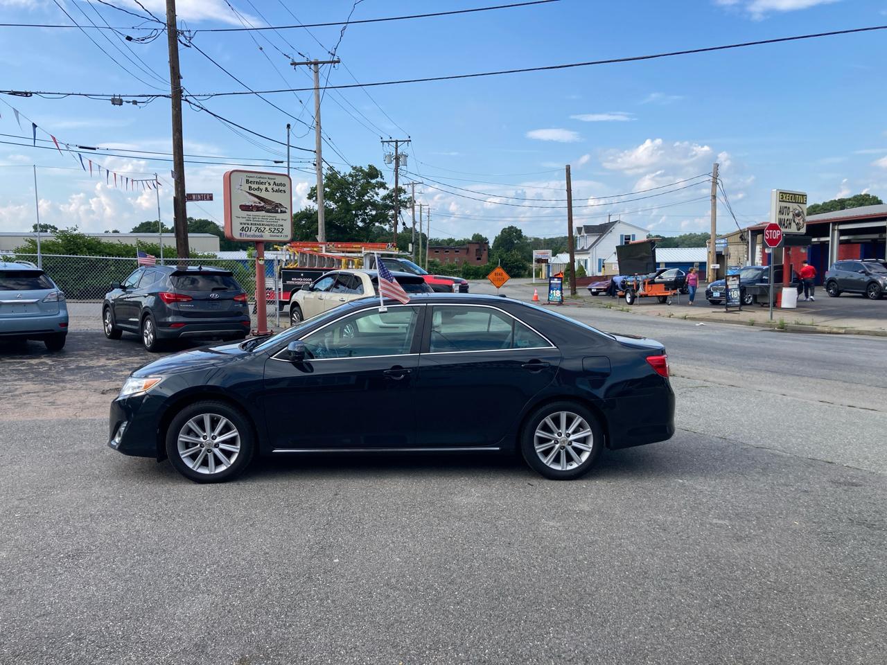 Toyota Camry 4dr Sdn I4 Auto XLE (Natl) 2012