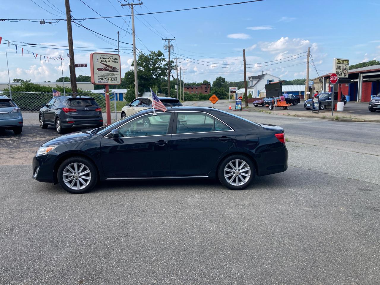 Toyota Camry 4dr Sdn I4 Auto XLE (Natl) 2012
