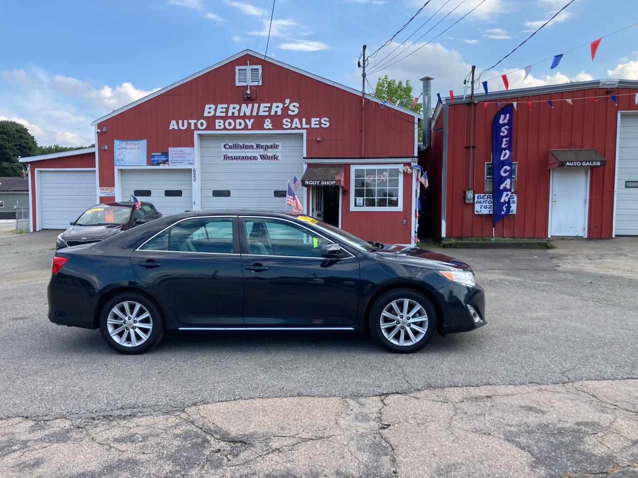 Toyota Camry 4dr Sdn I4 Auto XLE (Natl) 2012