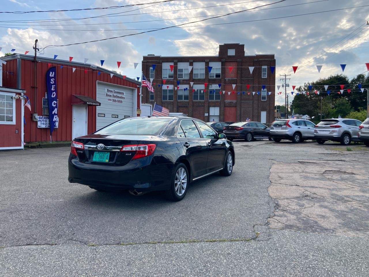 Toyota Camry 4dr Sdn I4 Auto XLE (Natl) 2012