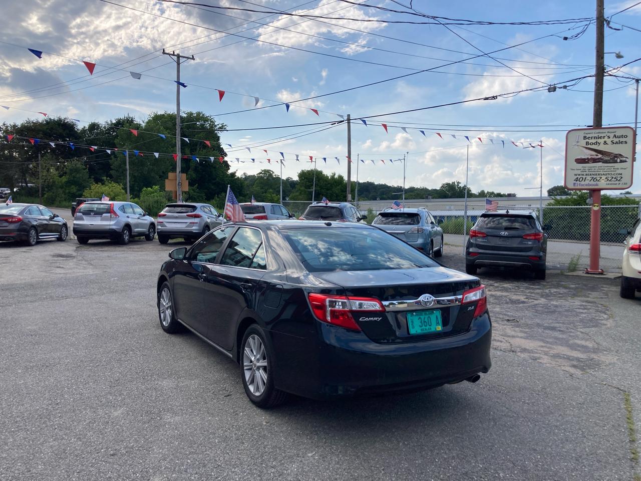 Toyota Camry 4dr Sdn I4 Auto XLE (Natl) 2012