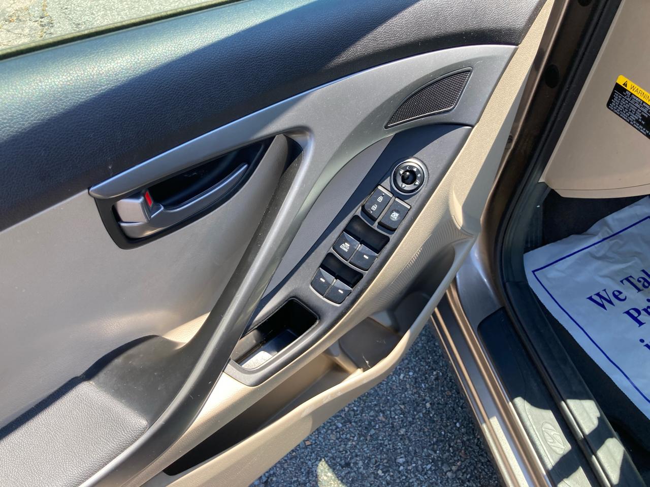 Hyundai ELANTRA GL  2014