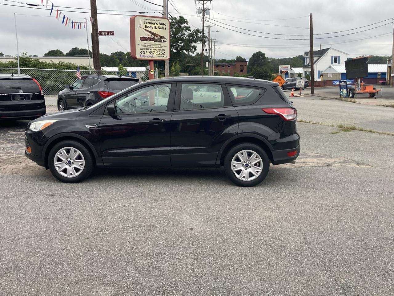 Ford Escape S FWD 2014