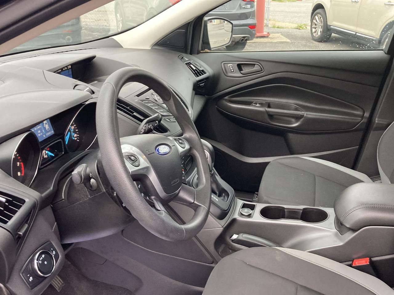 Ford Escape S FWD 2014