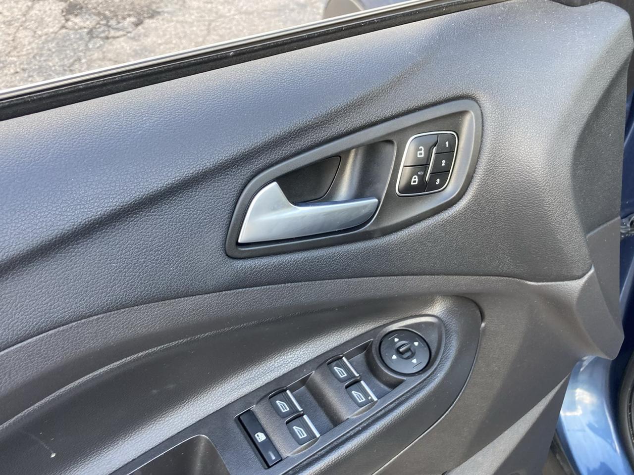 Ford Escape Titanium 4WD 2018