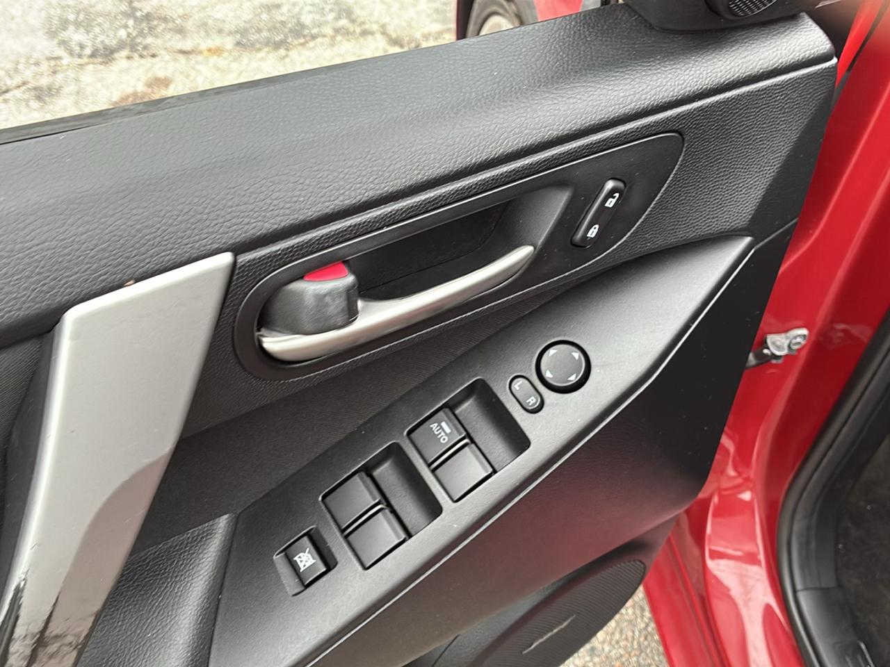 Mazda MAZDA3 i Touring 4-door 2012