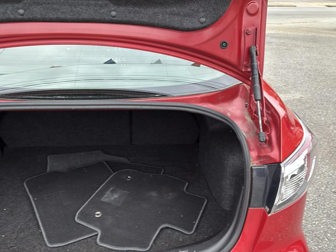 Mazda MAZDA3 i Touring 4-door 2012