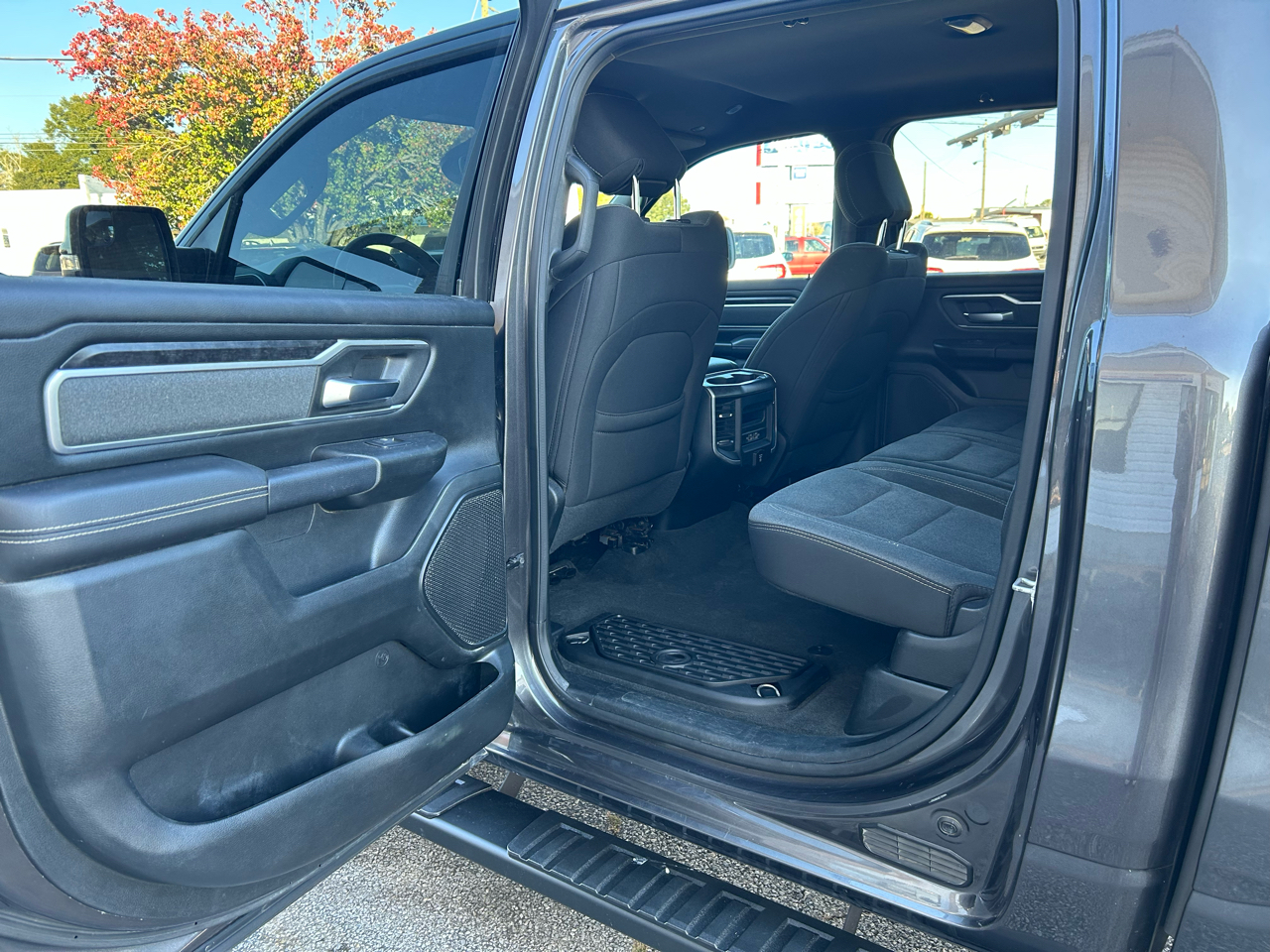 RAM 1500 Big Horn/Lone Star 4x2 Crew Cab 5'7" Box 2021