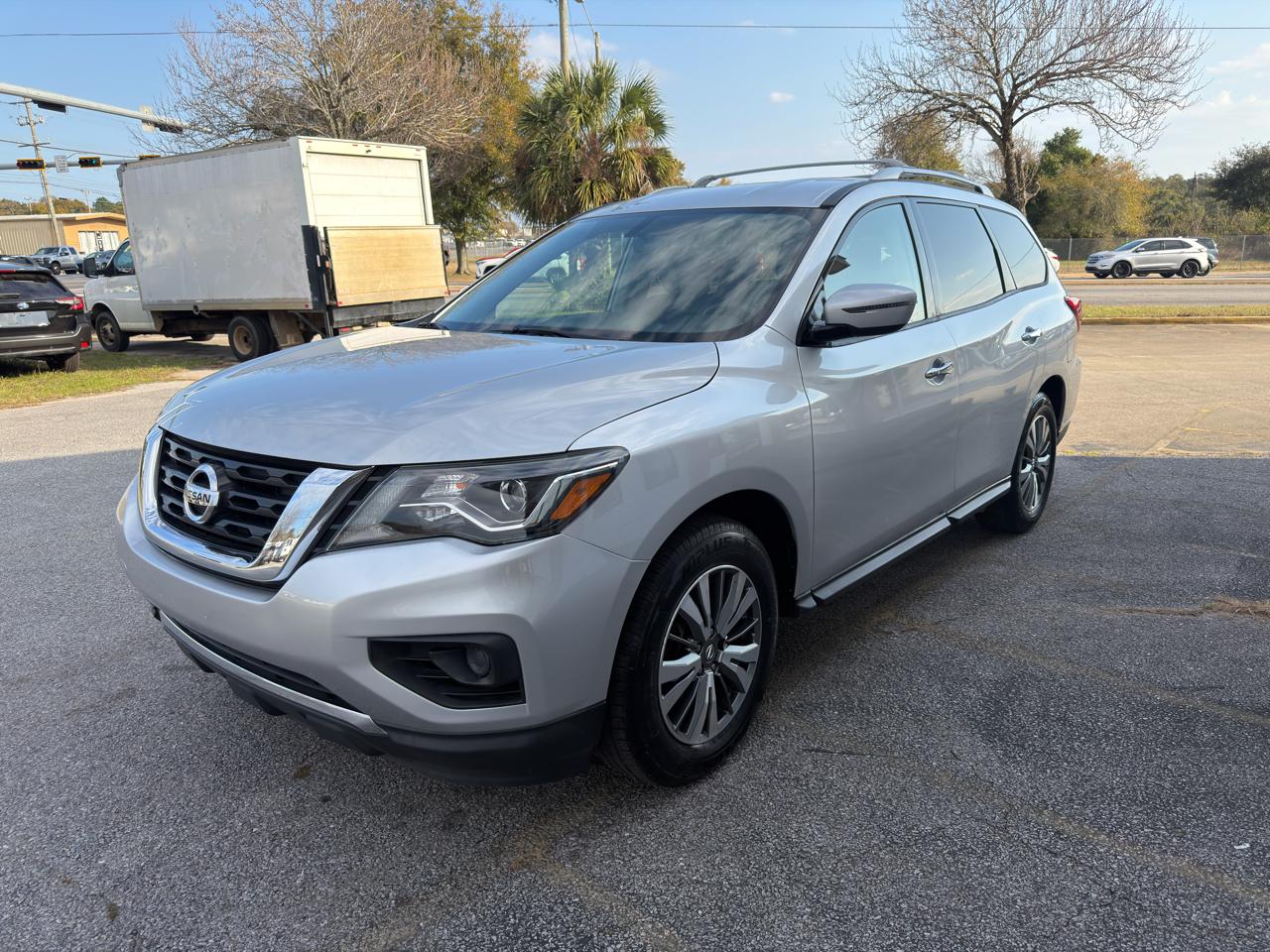 Nissan Pathfinder S 4D SUV FWD 2020