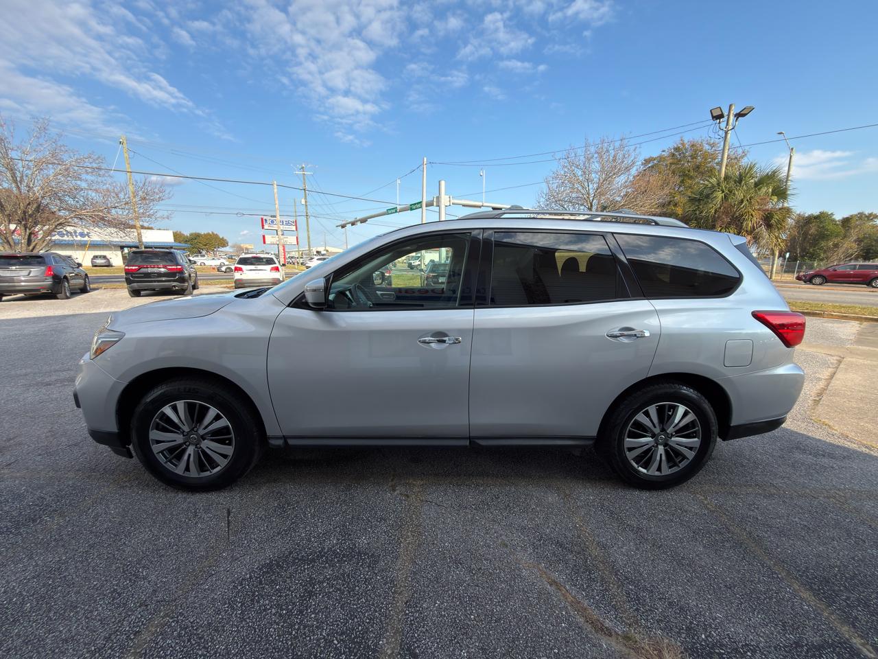 Nissan Pathfinder S 4D SUV FWD 2020