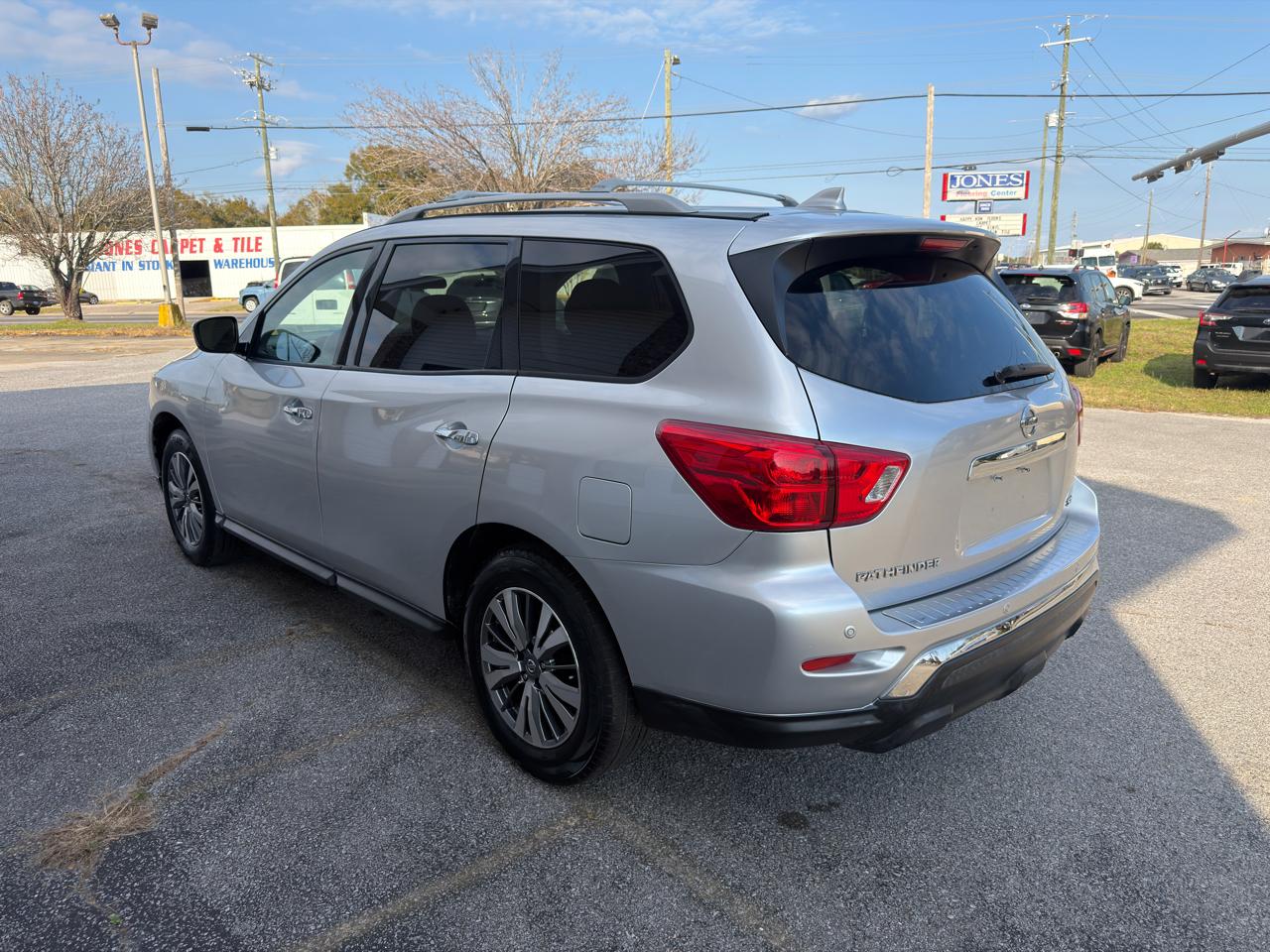 Nissan Pathfinder S 4D SUV FWD 2020