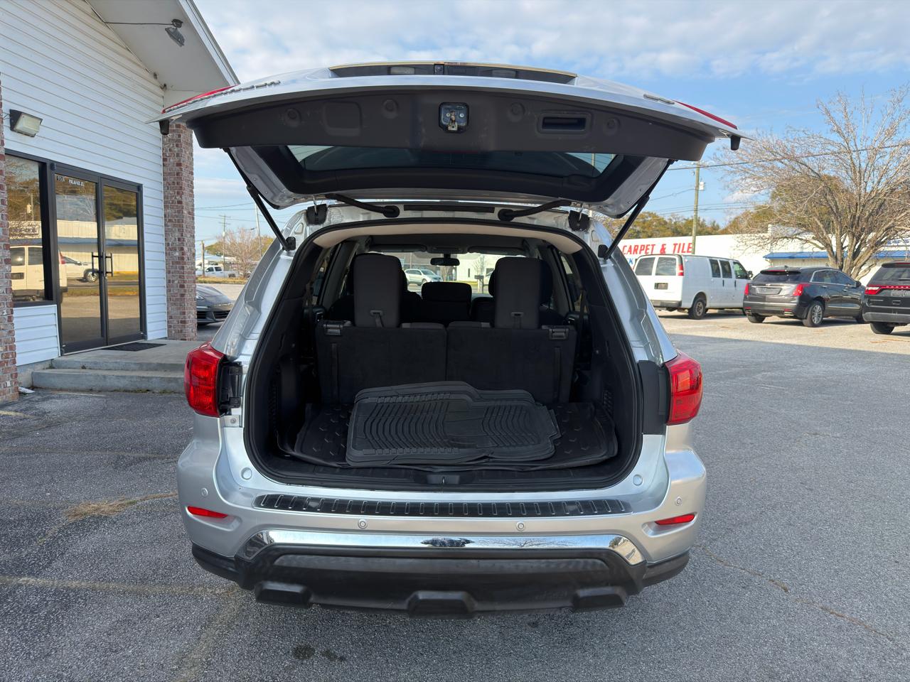 Nissan Pathfinder S 4D SUV FWD 2020