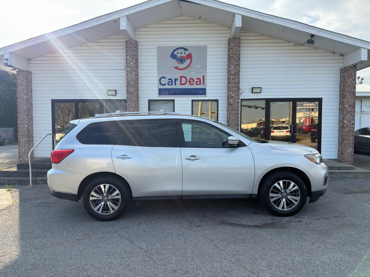 Nissan Pathfinder S 4D SUV FWD 2020