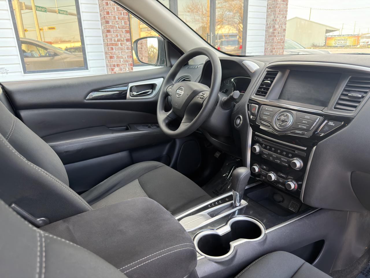 Nissan Pathfinder S 4D SUV FWD 2020