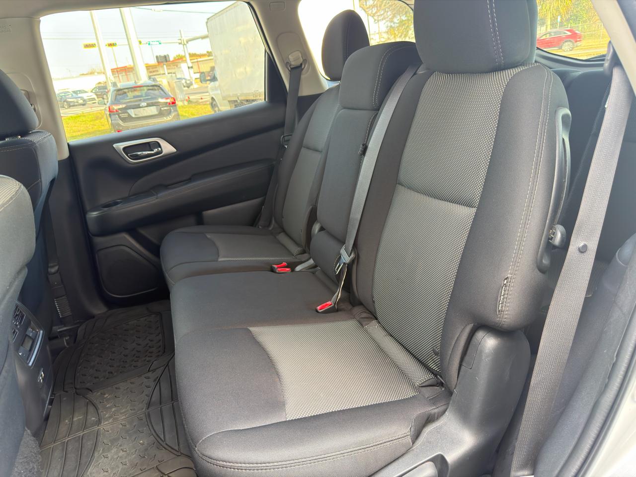 Nissan Pathfinder S 4D SUV FWD 2020