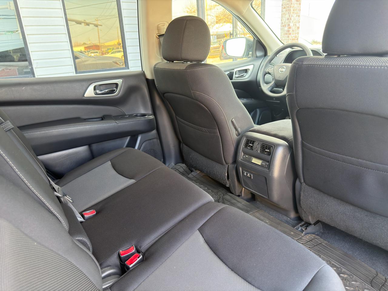 Nissan Pathfinder S 4D SUV FWD 2020