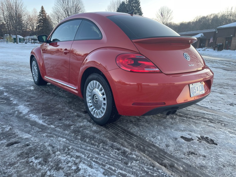Volkswagen Beetle 1.8T PZEV 5M 2016