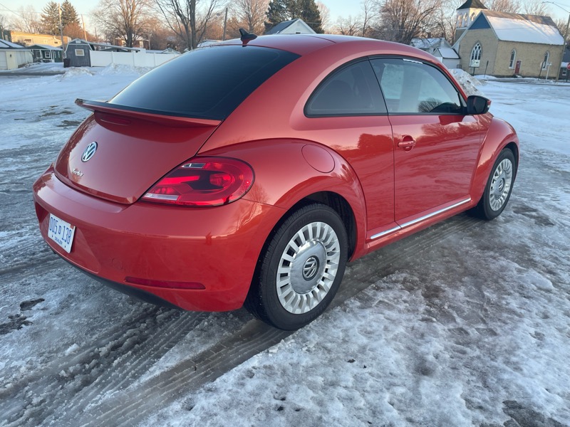 Volkswagen Beetle 1.8T PZEV 5M 2016