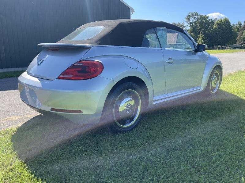 Volkswagen Beetle 1.8T PZEV Convertible 2015