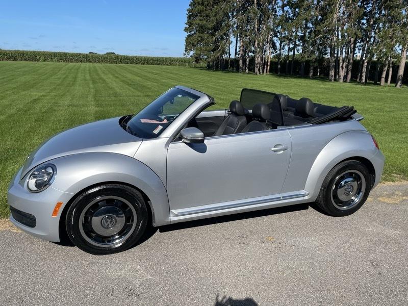 Volkswagen Beetle 1.8T PZEV Convertible 2015