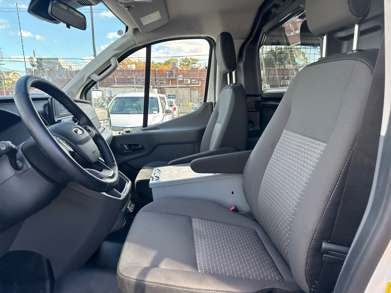 Ford Transit 150 Van Low Roof w/Sliding Pass. 130-in. WB 2024 Ford Transit 150 Van Low Roof w/Sliding Pass. 130-in. WB 2024