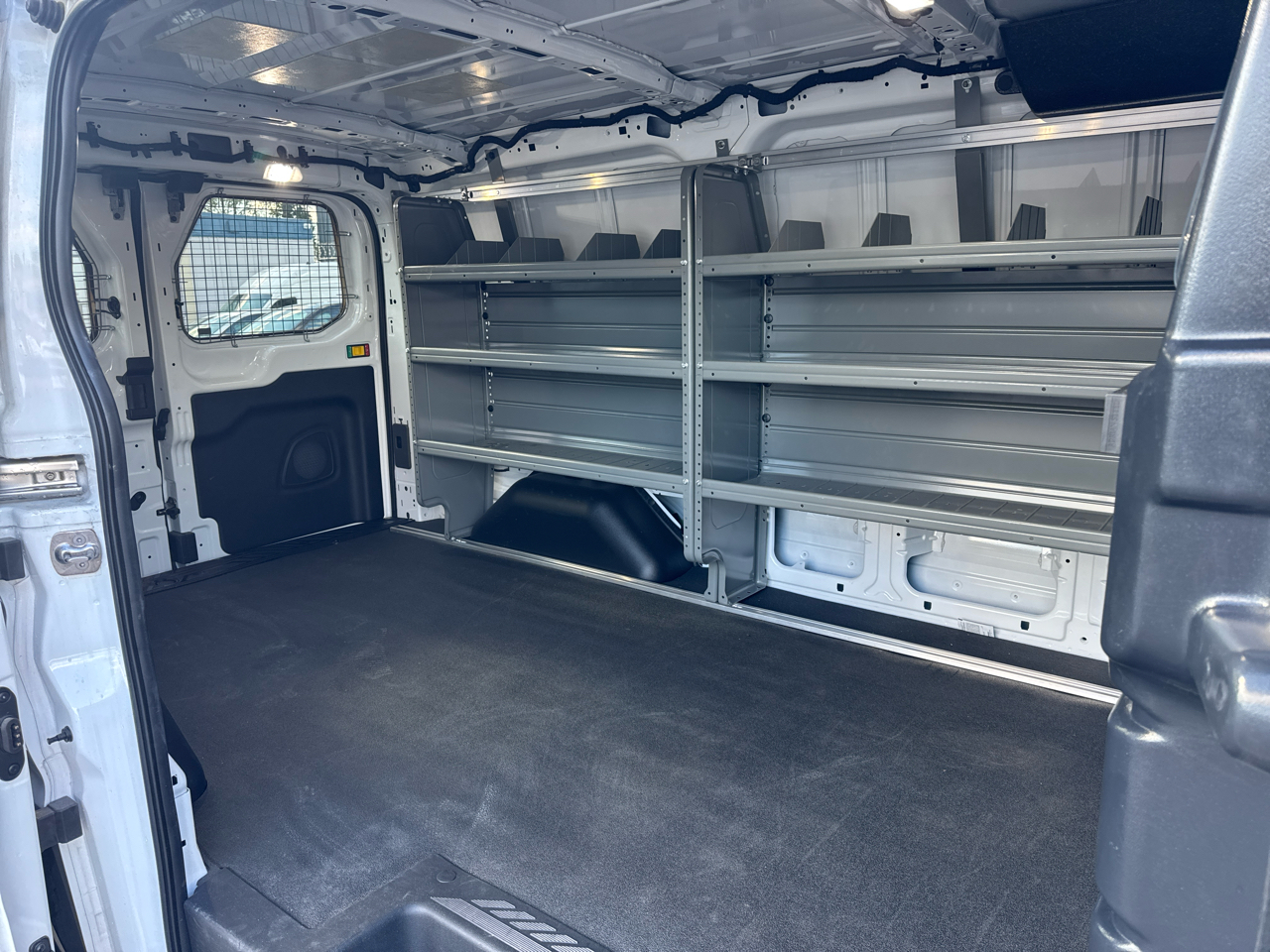 Ford Transit 150 Van Low Roof w/Sliding Pass. 130-in. WB 2024 Ford Transit 150 Van Low Roof w/Sliding Pass. 130-in. WB 2024