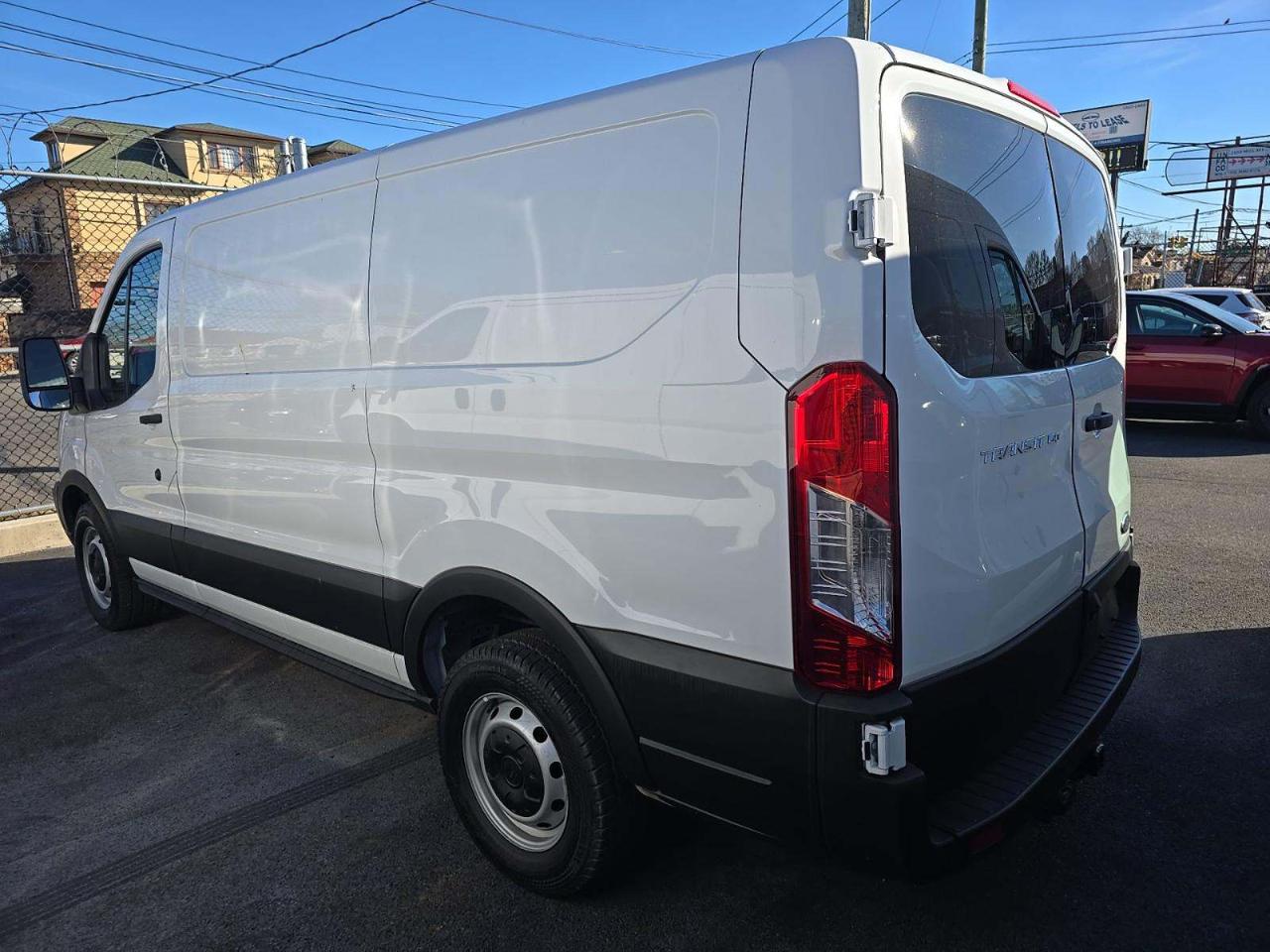 Ford Transit 150 Van Low Roof w/Sliding Pass. 130-in. WB 2024