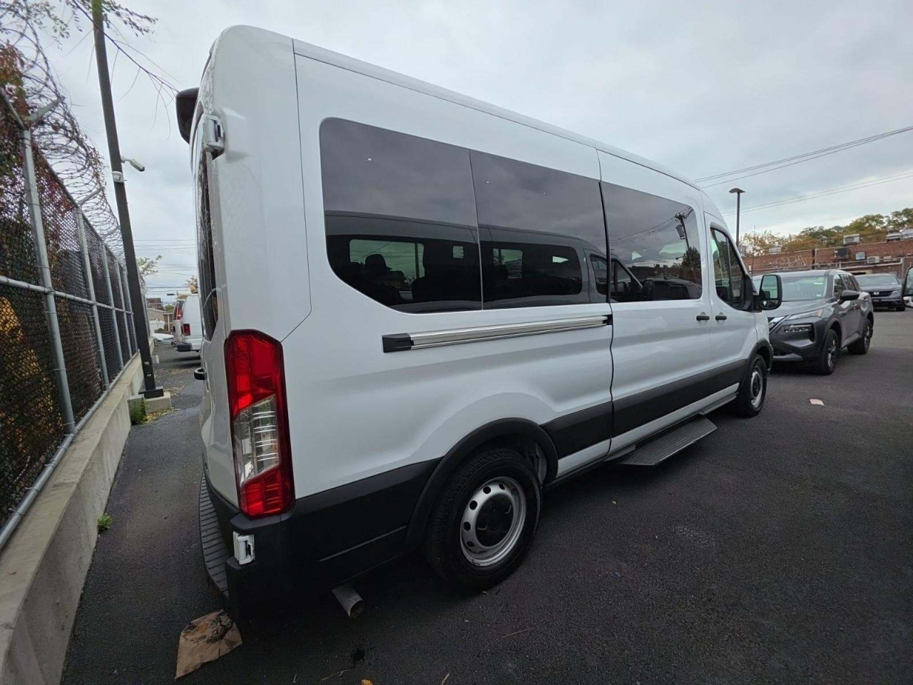 Ford Transit 350 Wagon Med. Roof XL w/Sliding Pass. 148-in. WB 2023 Ford Transit 350 Wagon Med. Roof XL w/Sliding Pass. 148-in. WB 2023