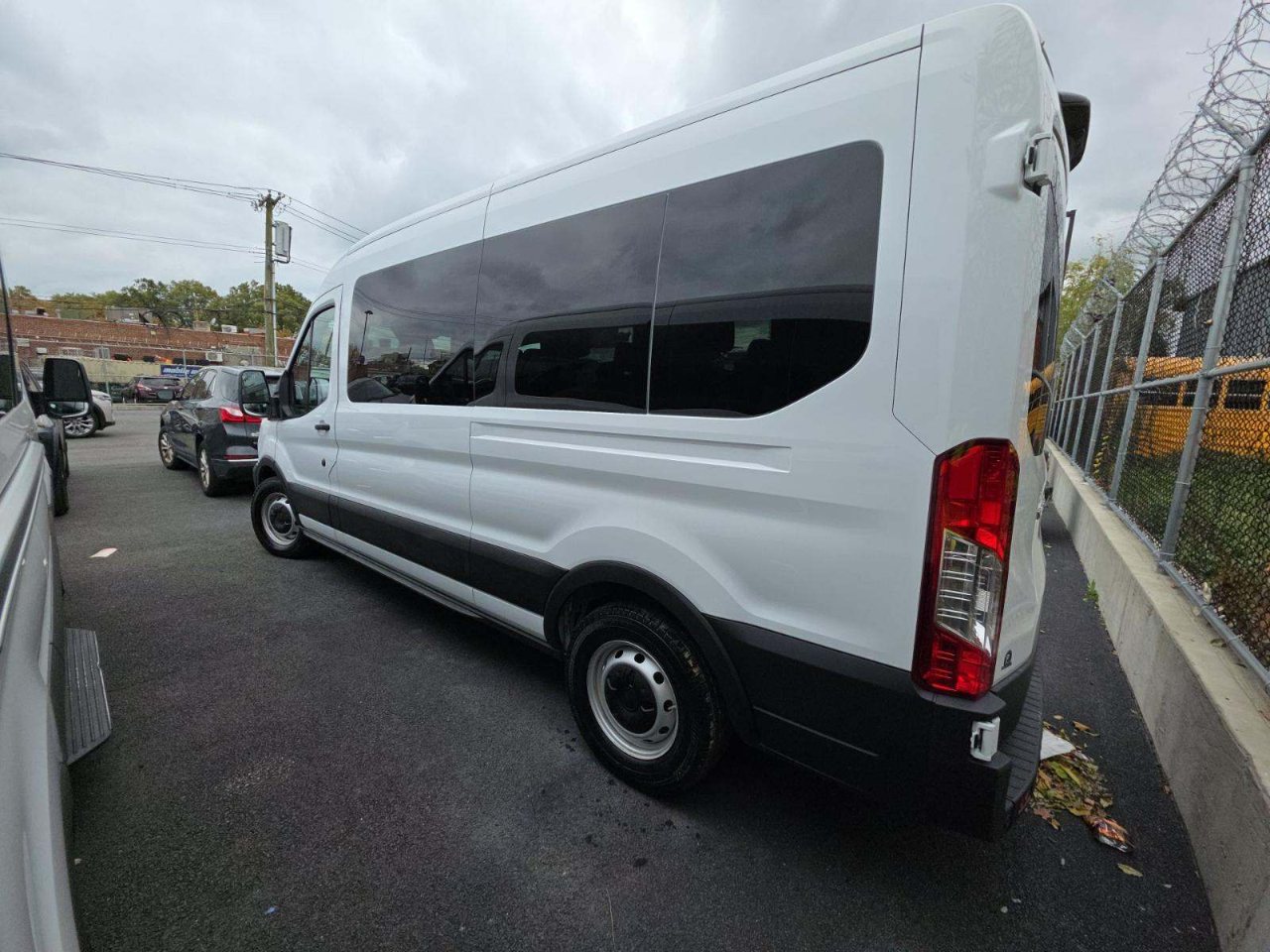Ford Transit 350 Wagon Med. Roof XL w/Sliding Pass. 148-in. WB 2023 Ford Transit 350 Wagon Med. Roof XL w/Sliding Pass. 148-in. WB 2023