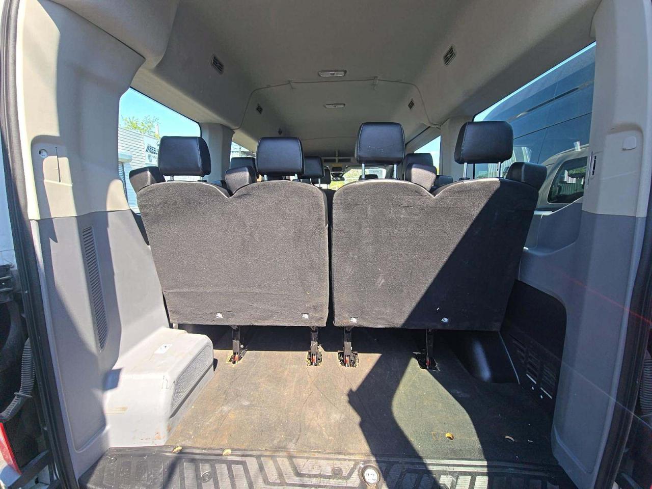 2019 Ford Transit Wagon XL - Photo 5