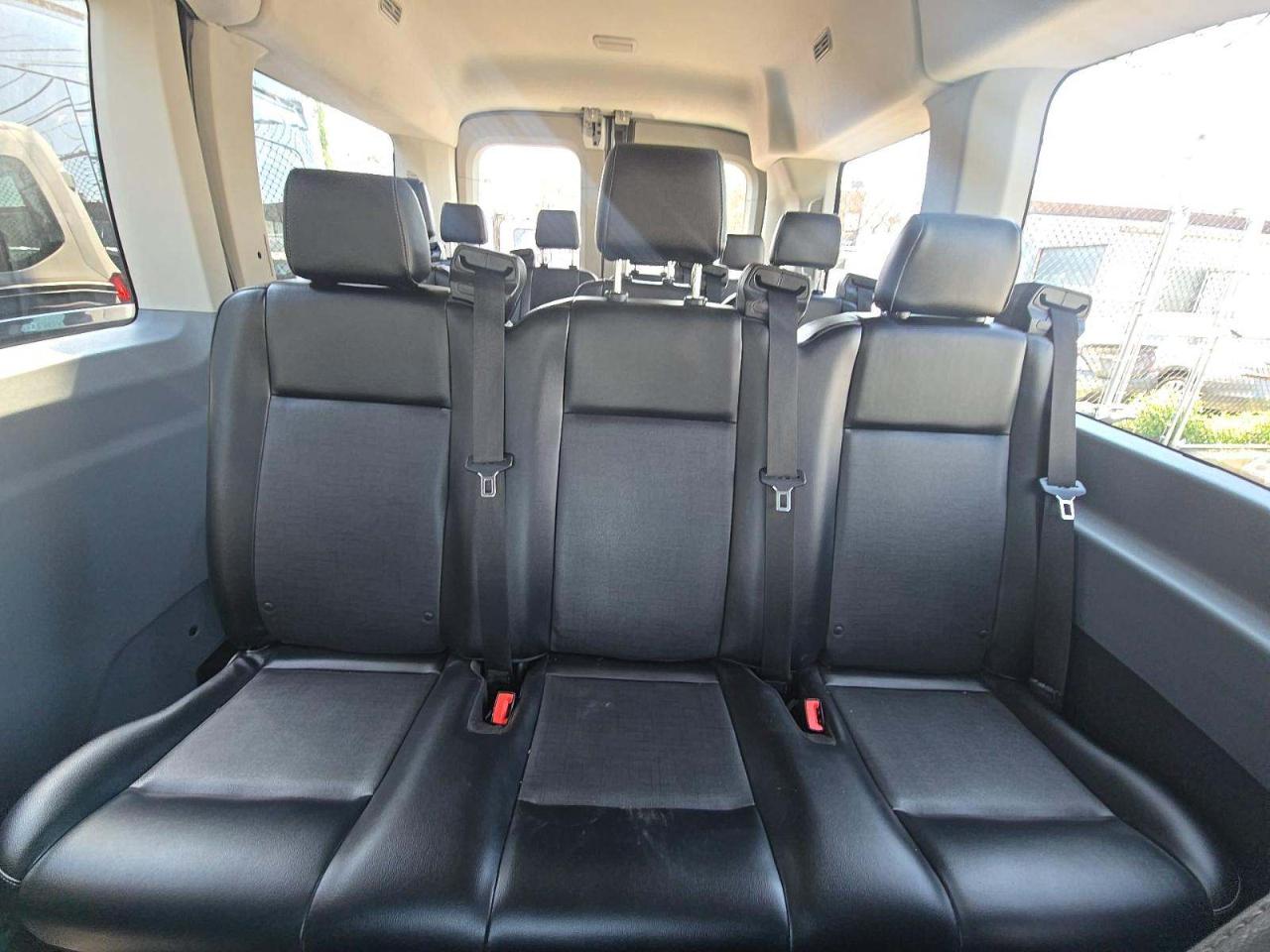 2019 Ford Transit Wagon XL - Photo 6