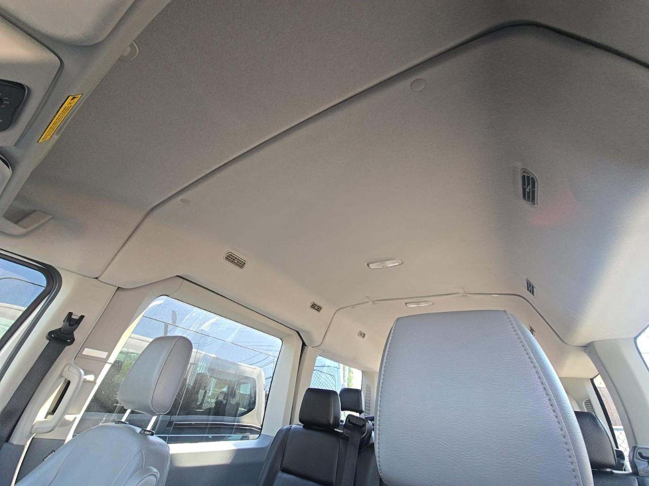 2019 Ford Transit Wagon XL - Photo 8