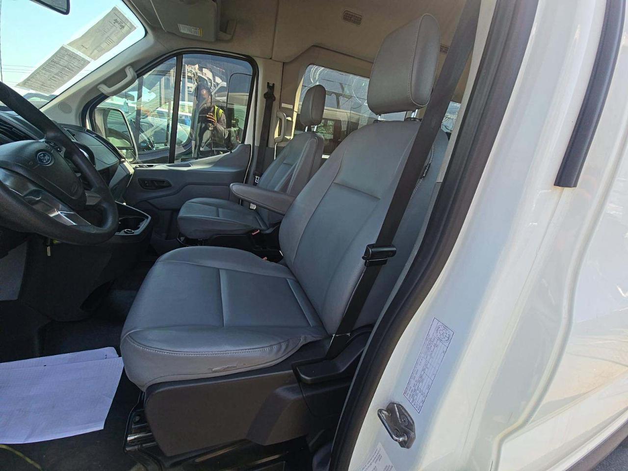 2019 Ford Transit Wagon XL - Photo 12