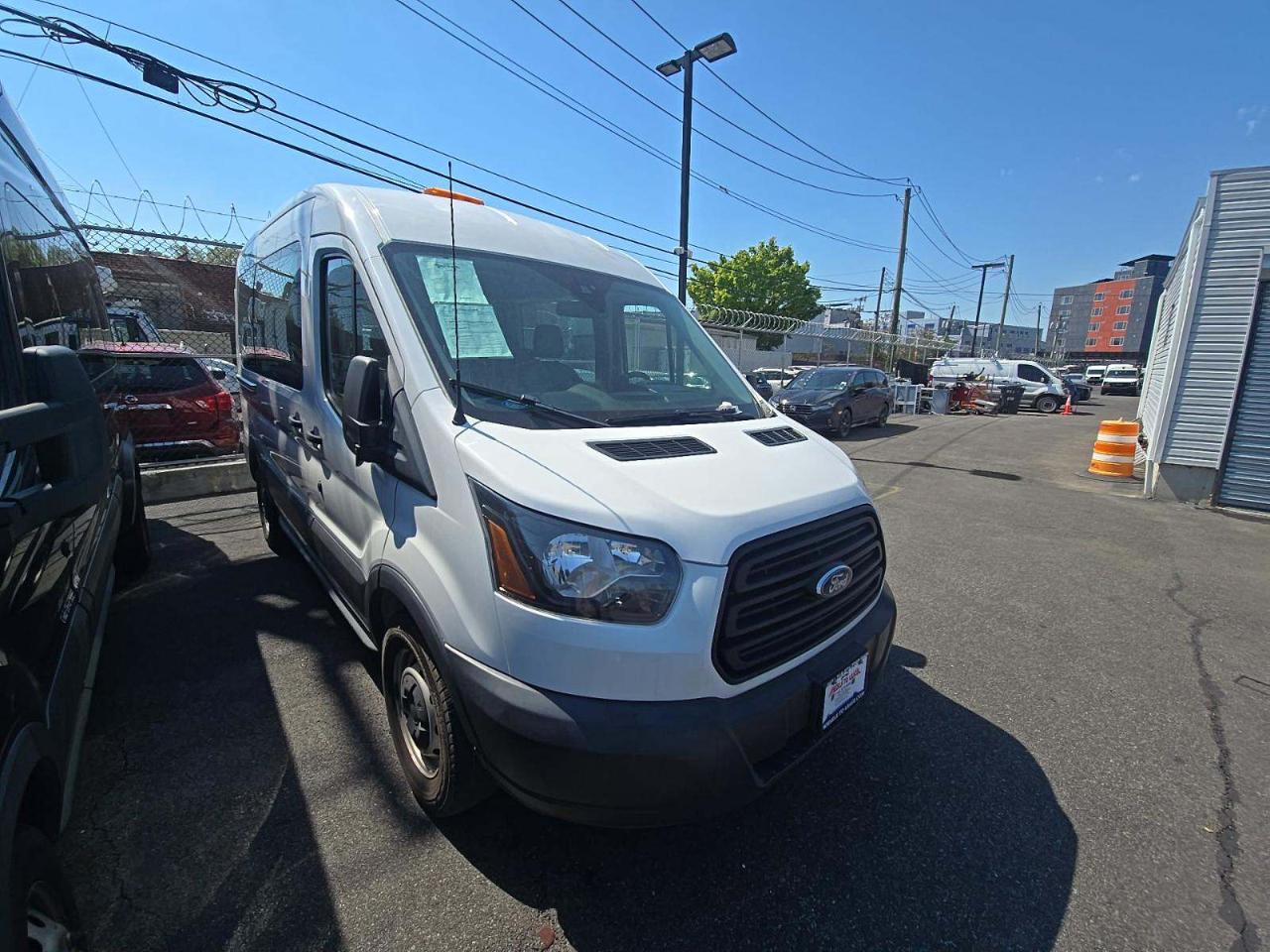 2019 Ford Transit Wagon XL - Photo 13