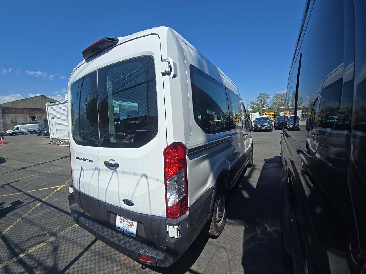 2019 Ford Transit Wagon XL - Photo 14