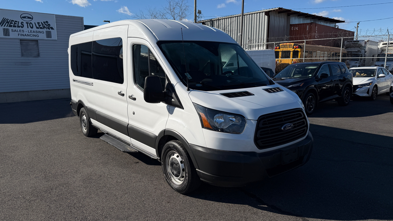 Ford Transit 350 Wagon Med. Roof XL w/Sliding Pass. 148-in. WB 2017