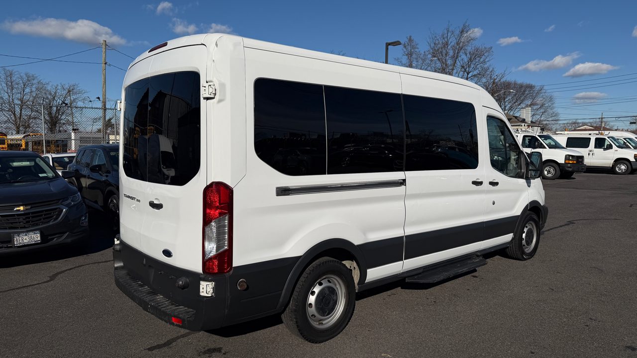 Ford Transit 350 Wagon Med. Roof XL w/Sliding Pass. 148-in. WB 2017
