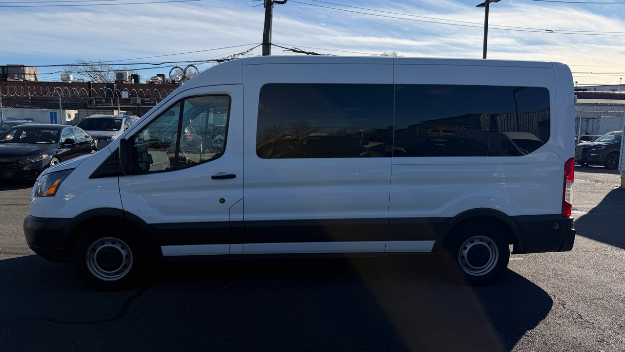 Ford Transit 350 Wagon Med. Roof XL w/Sliding Pass. 148-in. WB 2017