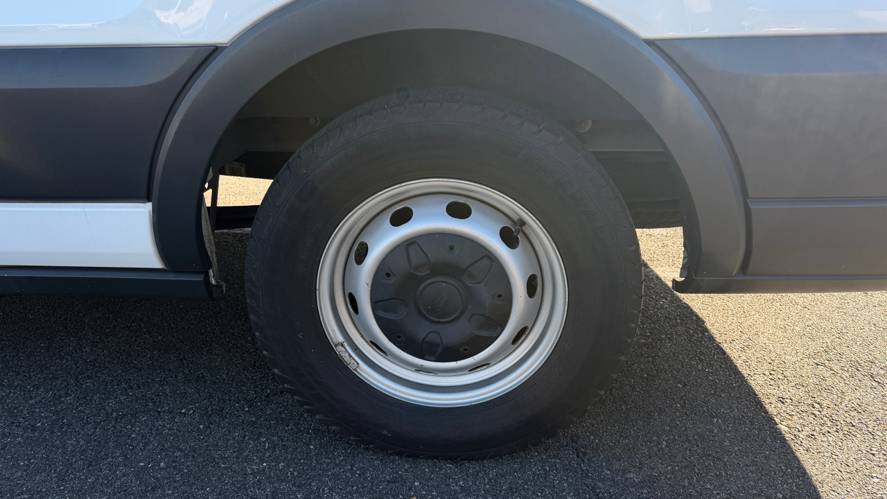 Ford Transit 350 Wagon Med. Roof XL w/Sliding Pass. 148-in. WB 2017