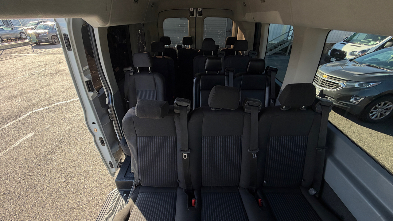 Ford Transit 350 Wagon Med. Roof XL w/Sliding Pass. 148-in. WB 2017